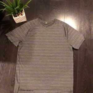 Lululemon men shirt